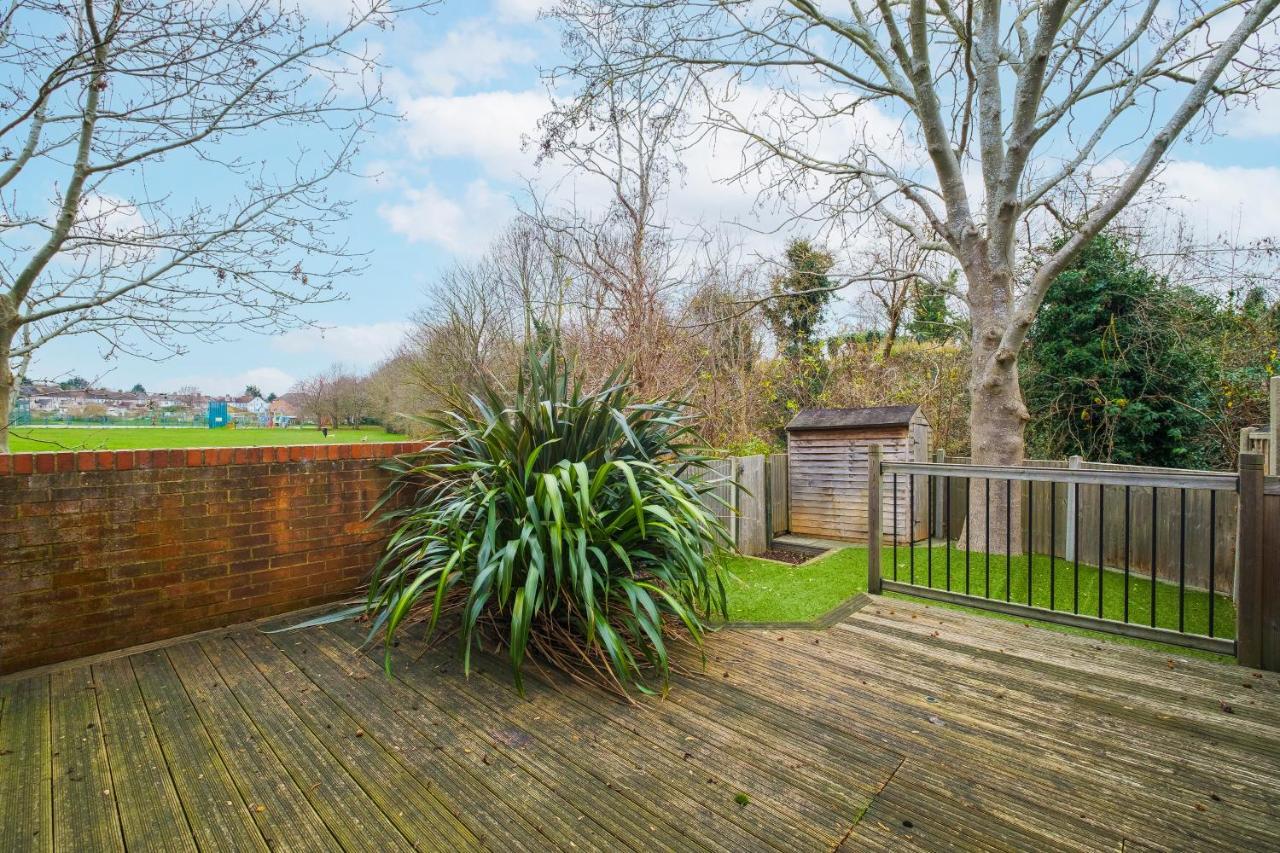 Апартаменты Beautiful 3 Bed House With Amazing Views In Dartford, Kent Экстерьер фото