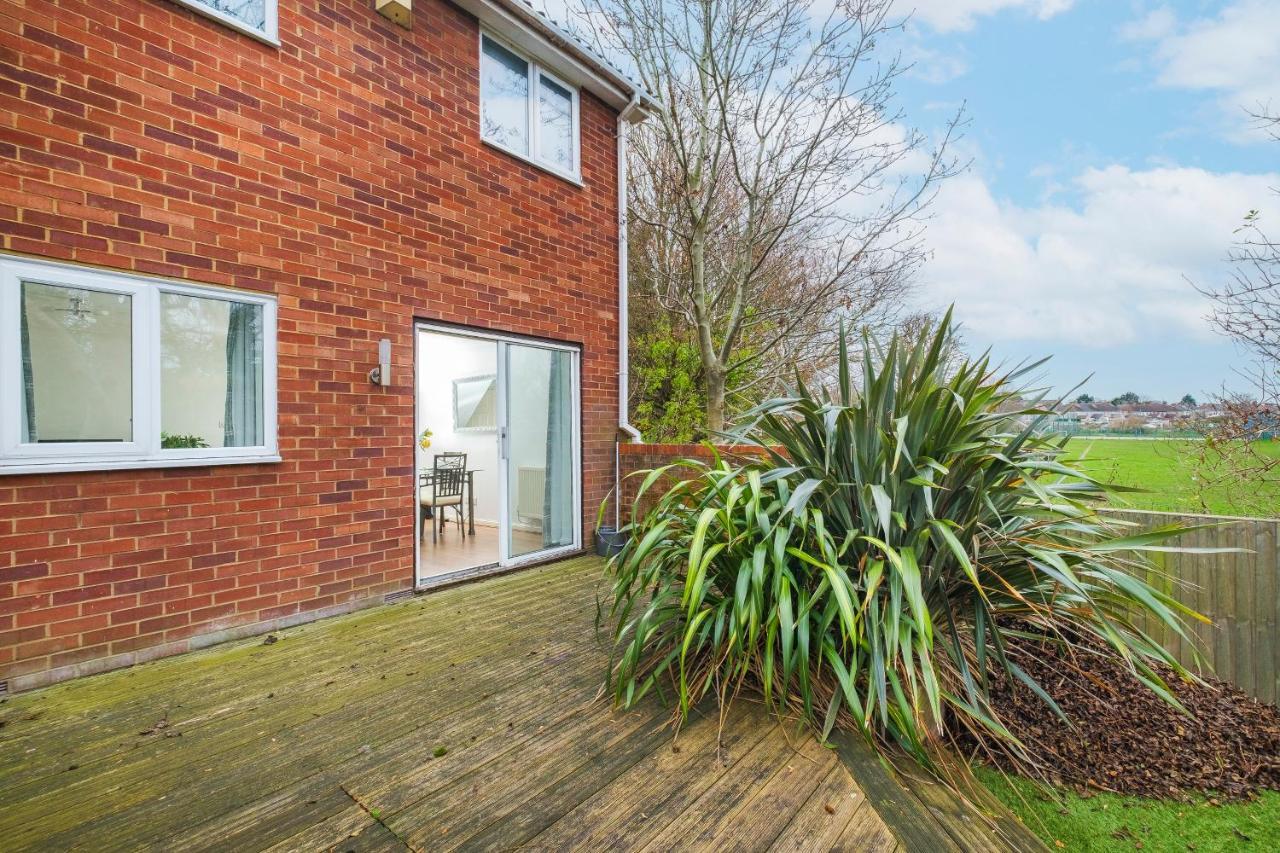 Апартаменты Beautiful 3 Bed House With Amazing Views In Dartford, Kent Экстерьер фото
